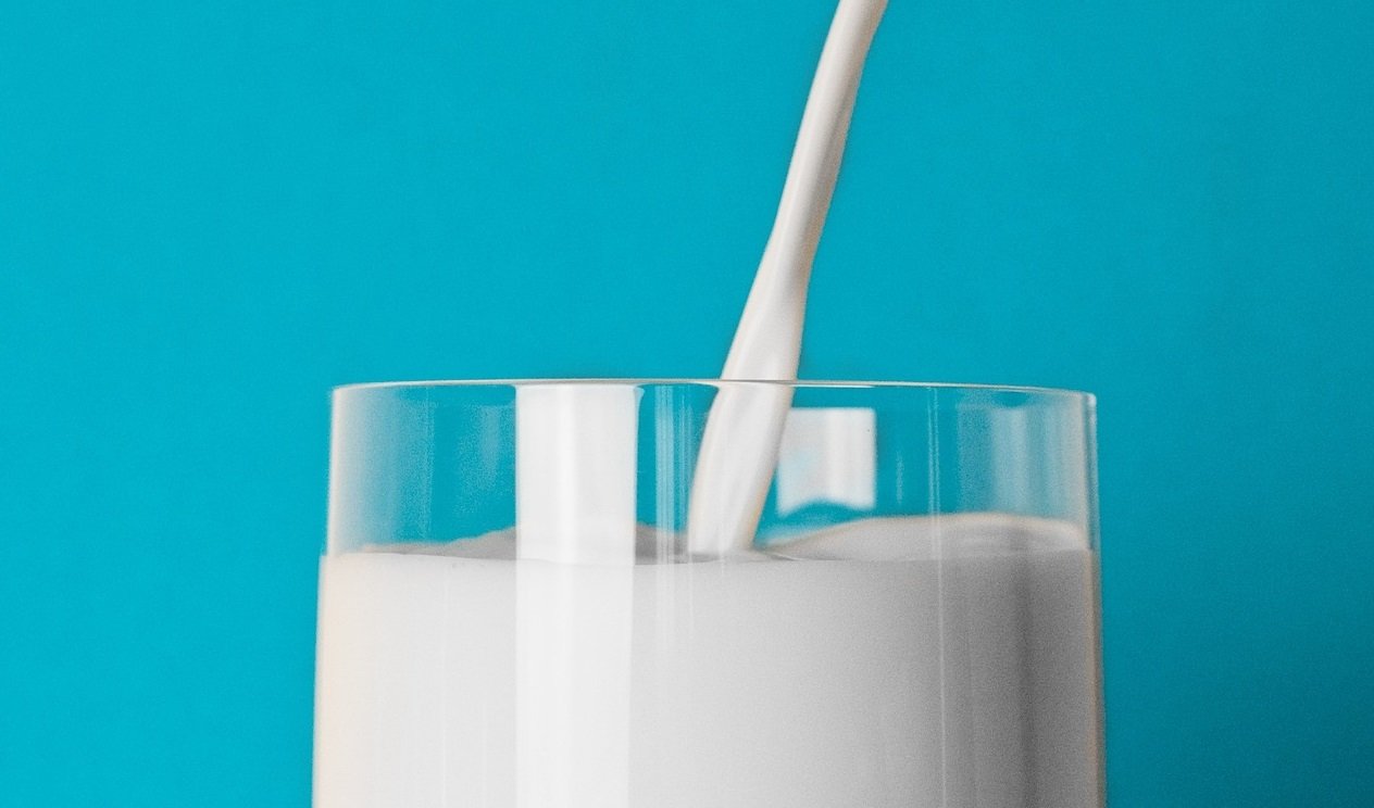 Milch und Akne? Warum kann Milch ein Pickelauslöser sein?